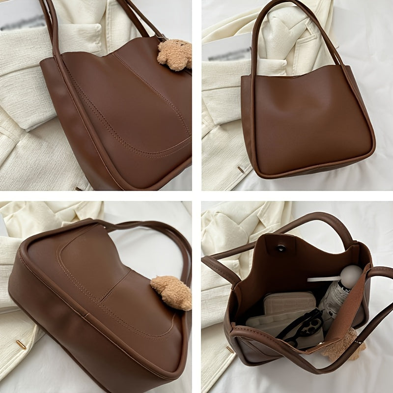 Bolsa Tote Preta de Couro Sintético com Pingente de Urso – Grande, Versátil e Elegante para Trabalho e Dia a Dia