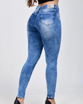 Calça Jeans Feminina Skinny com Lycra