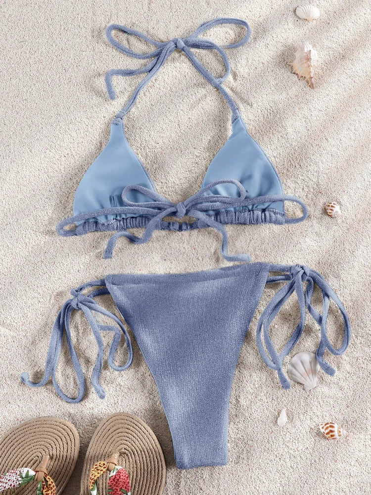 Biquíni Conjunto Triângulo Brilhante com Detalhes em Anéis e Estilo Bandagem