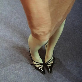 Salto Alto Com Bico Fino e Fivela Única